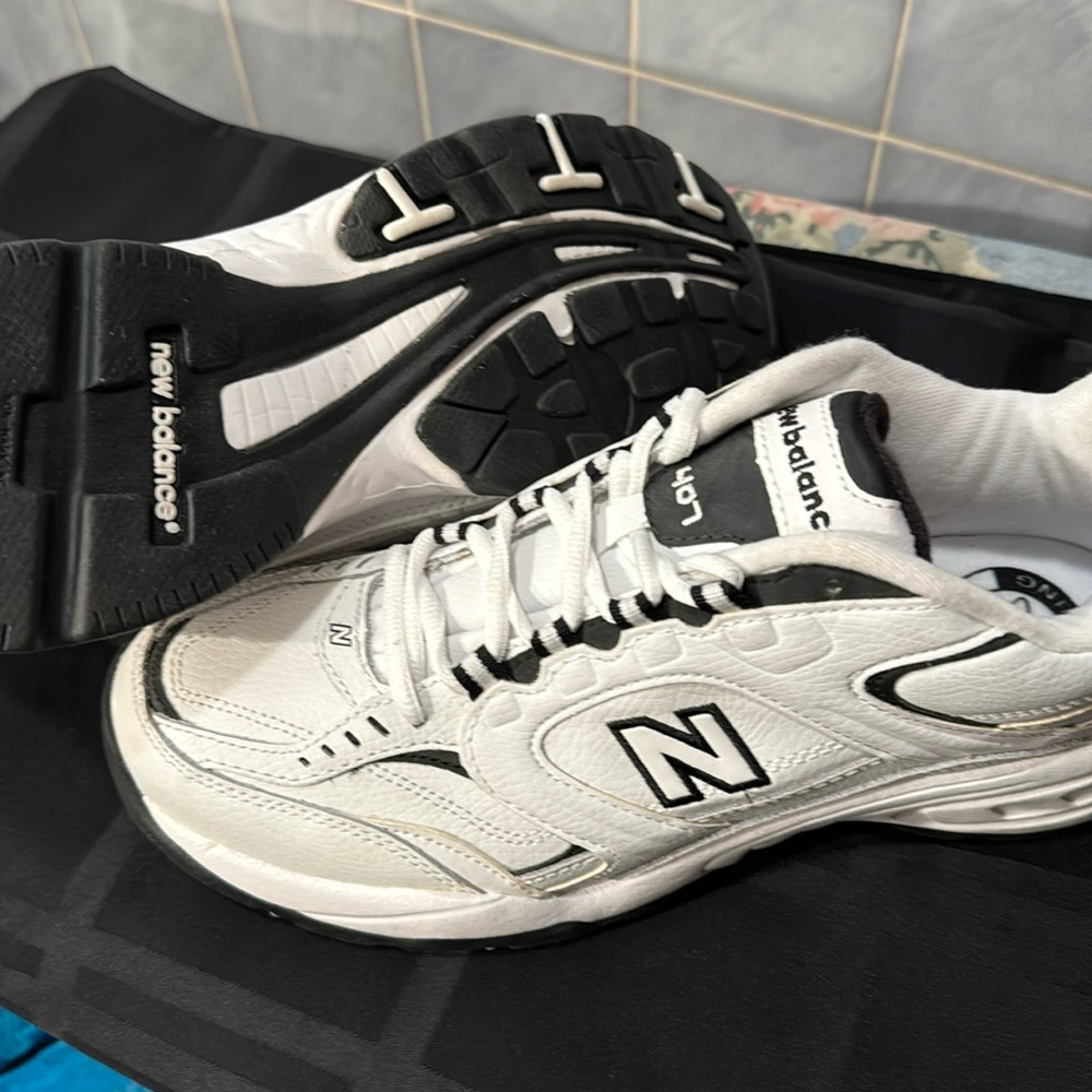 White New Balance Sneakers Brand New no-box